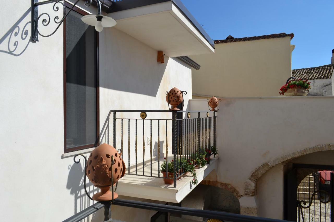 Residenza La Nivera Miglionico Luaran gambar