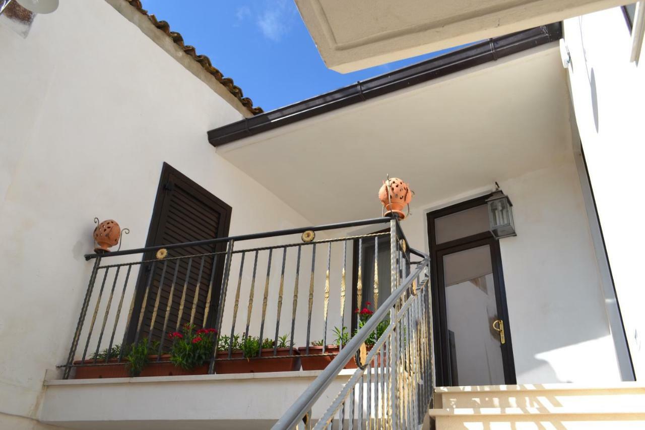 Residenza La Nivera Miglionico Luaran gambar