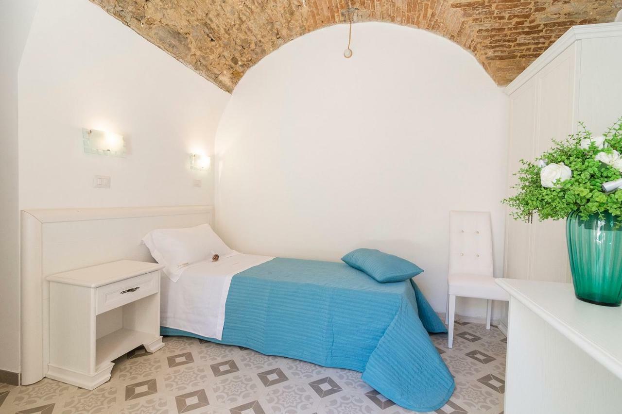 Residenza La Nivera Miglionico Luaran gambar