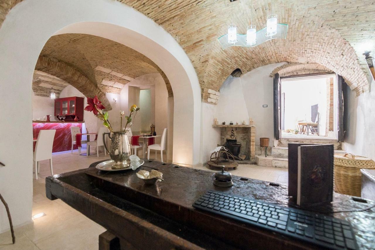 Residenza La Nivera Miglionico Luaran gambar