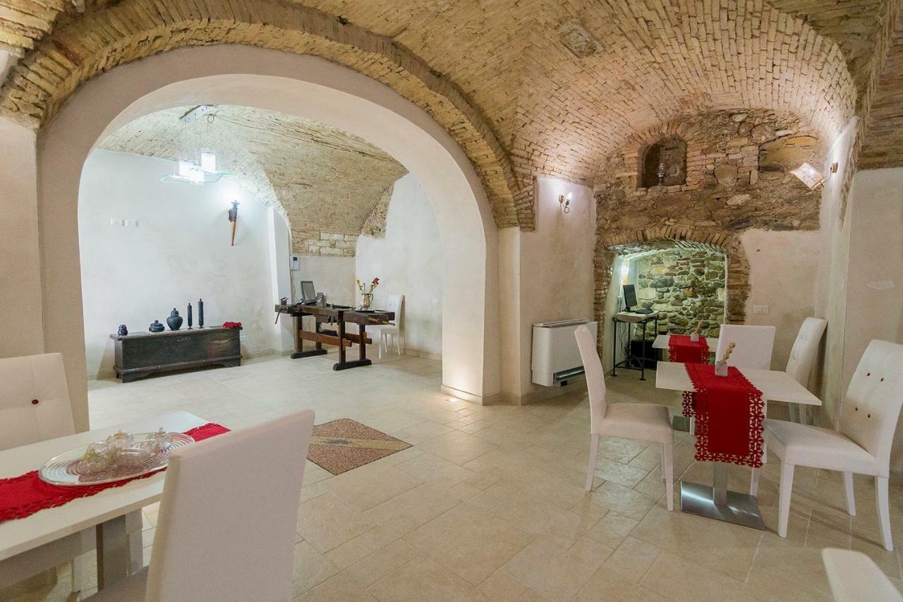 Residenza La Nivera Miglionico Luaran gambar